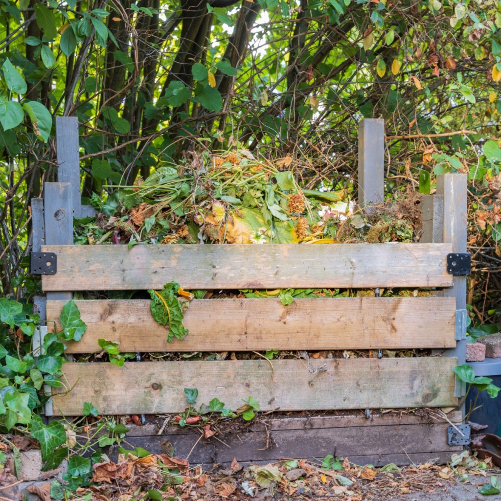 the perfect fall compost pile