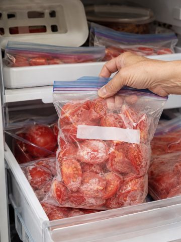 easy ways to freeze tomatoes